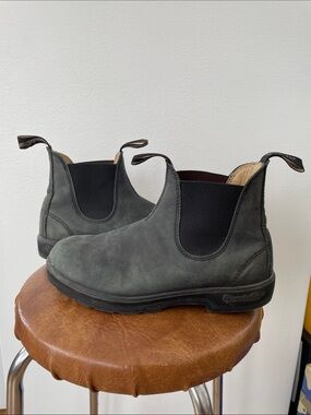 Blundstone Classic #587 Rustic Black Boot ( 5.5 AUS, US 8.5 WOMEN, US 6.5 MENS )